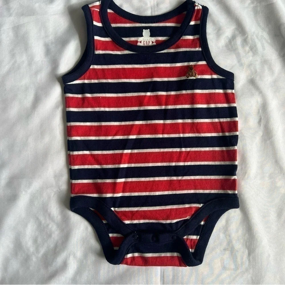 Set of Two Baby Gap Summer Onesies in Size 0-3 Months